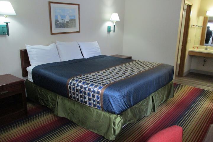 1 King Bed (15 of 15)
