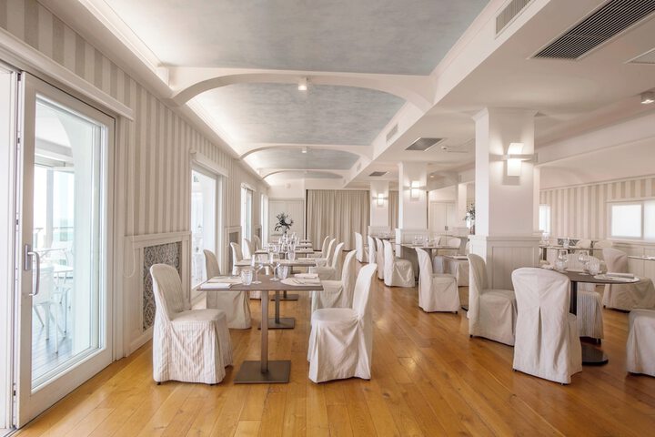 Dining 149 of 254