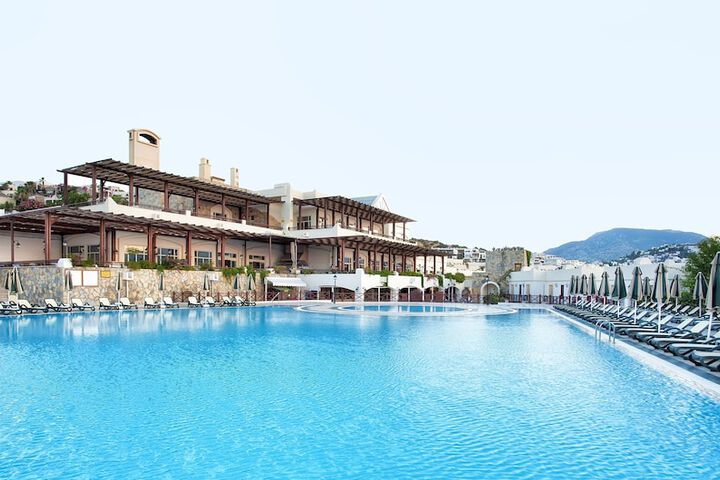 Pool Hotel