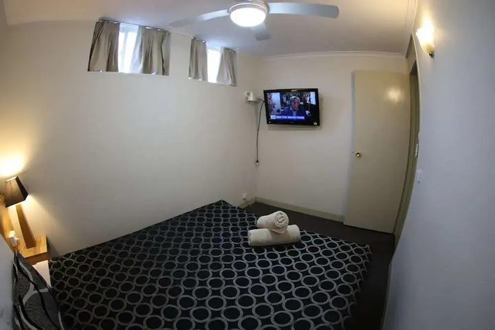 Room 13 of 22