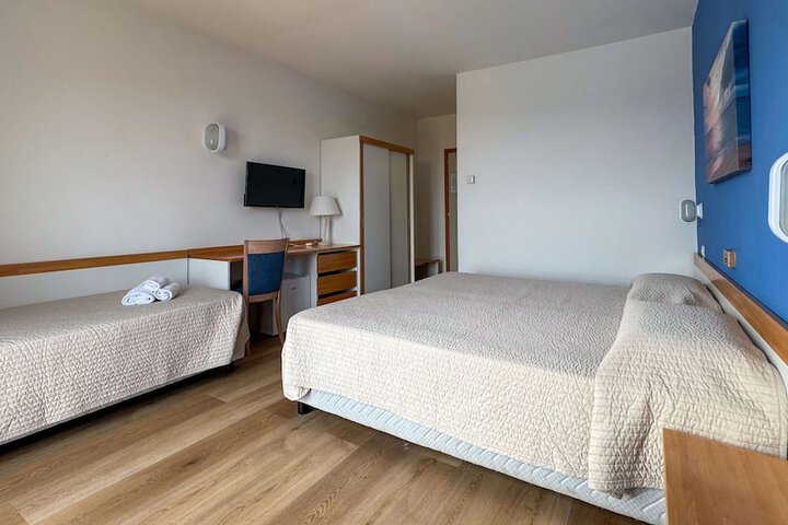 Room 16 of 131
