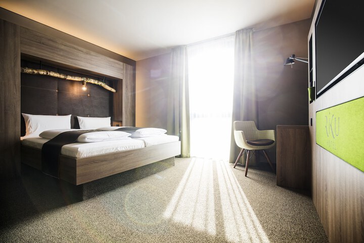 Room 10 of 43