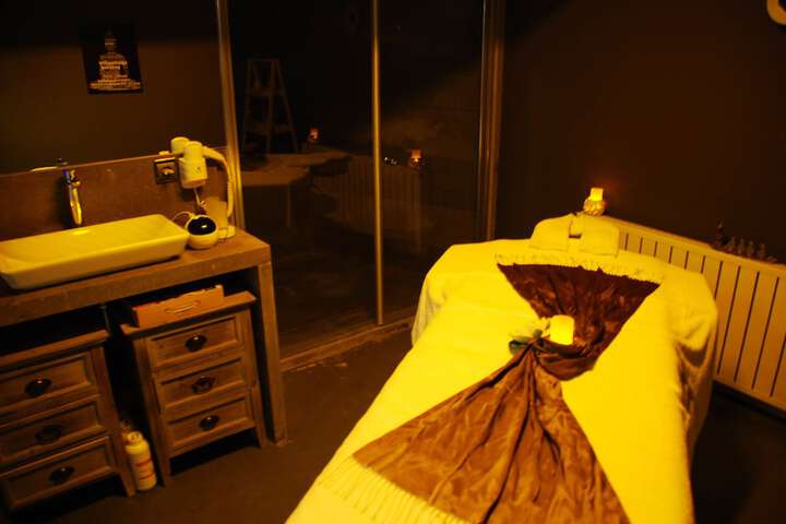Room 52 of 75