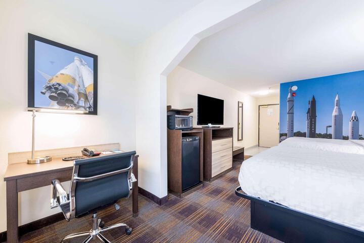 2 Queen Beds Accessible (5 of 22)