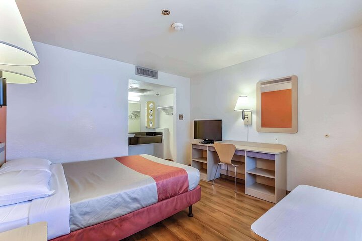 Room 18 of 20