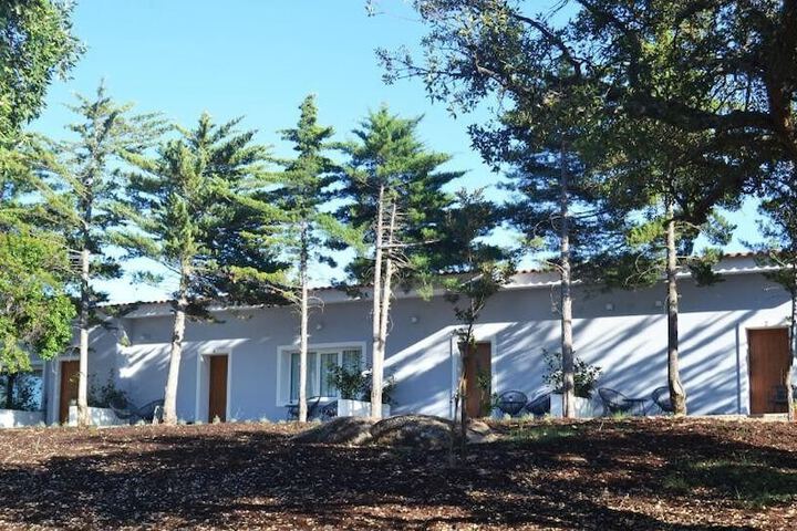 Hotel Exterior 26 of 28