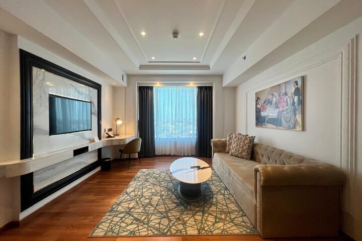 Room 37 of 70