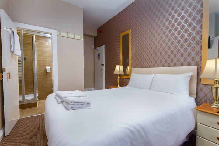 Room 7 of 39