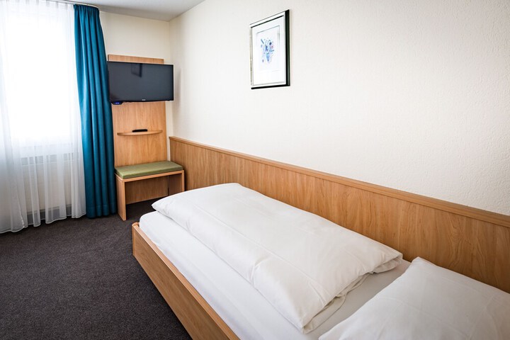 Room 13 of 49