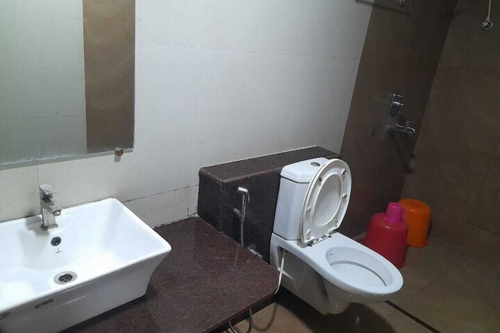 Room 18 of 26