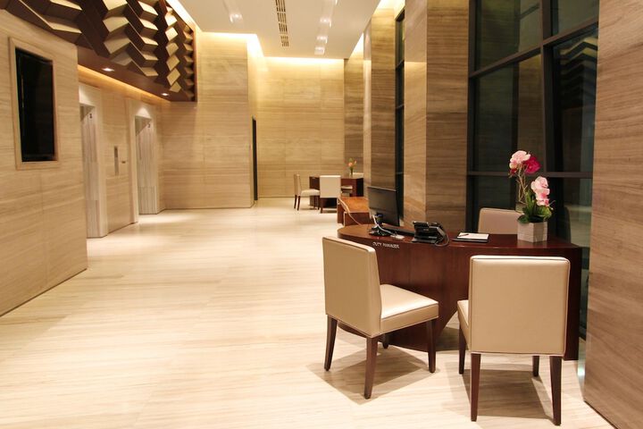 Entrance & Lobby