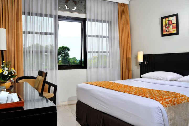 Room 10 of 44