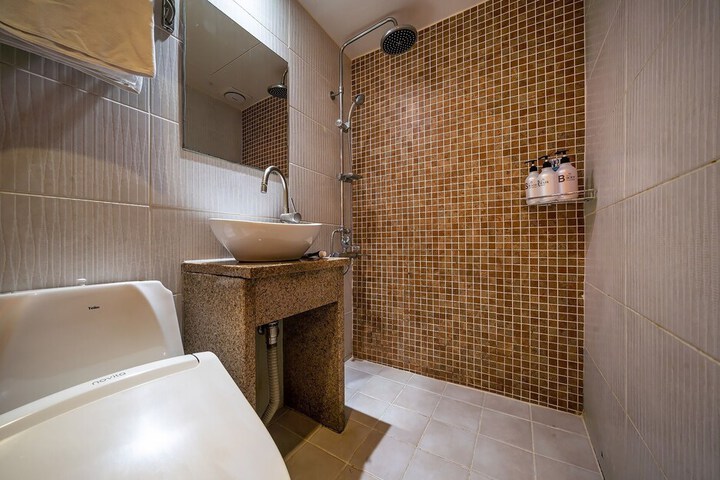 Room 15 of 61