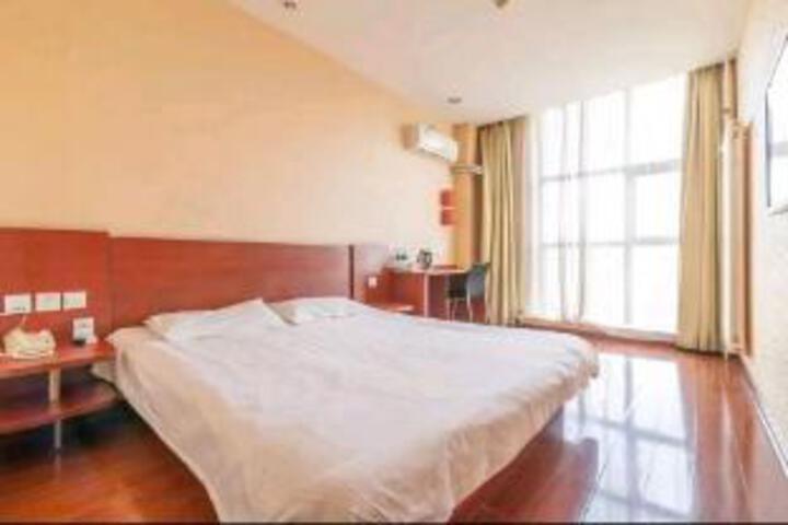 Room 21 of 23