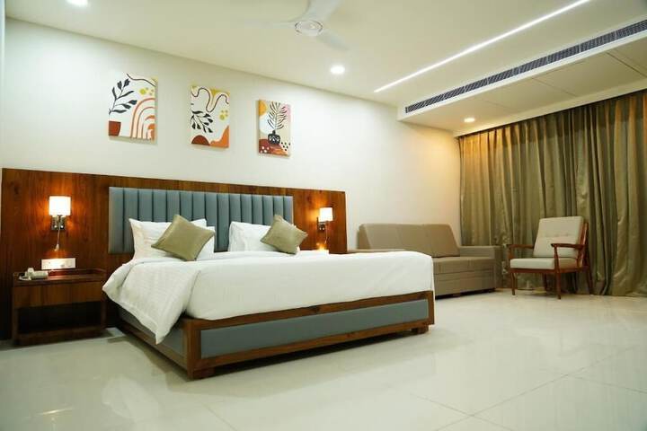 Room 4 of 27