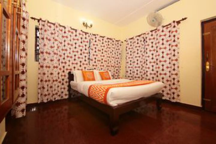 Room 13 of 23