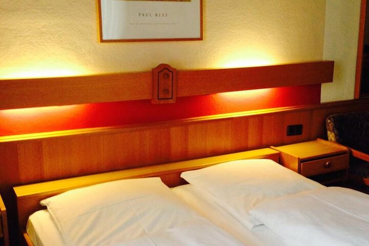 Room 10 of 52