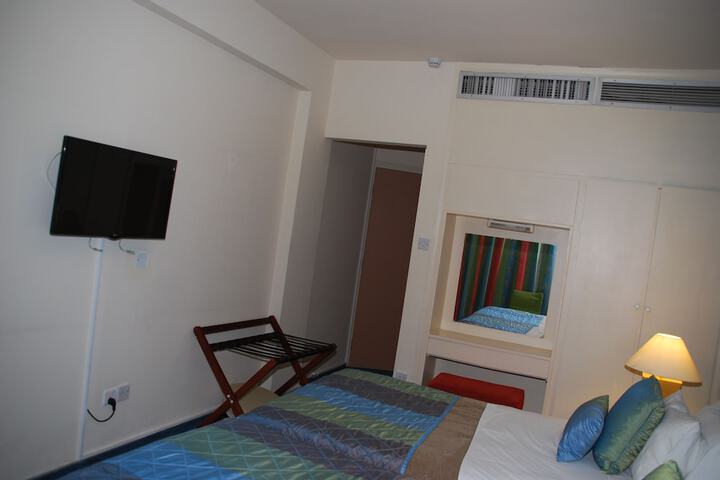 Room 17 of 107