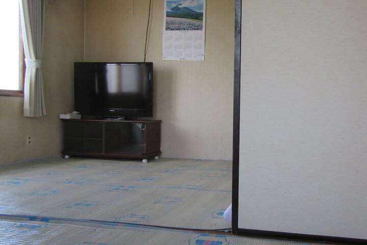 Room 8 of 38