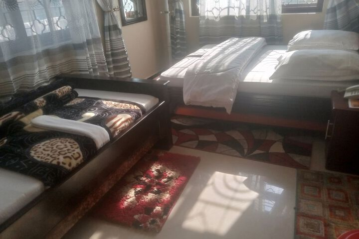 Room 4 of 6