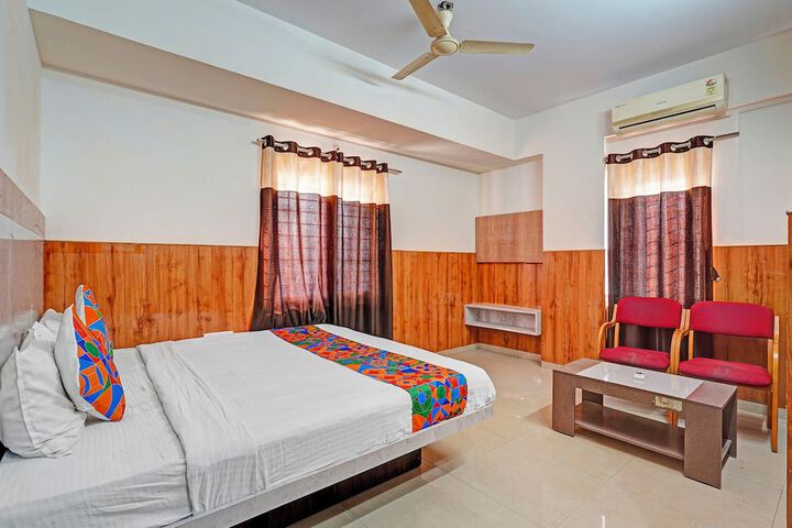 Room 9 of 28