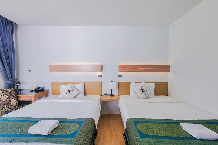 Room 3 of 71