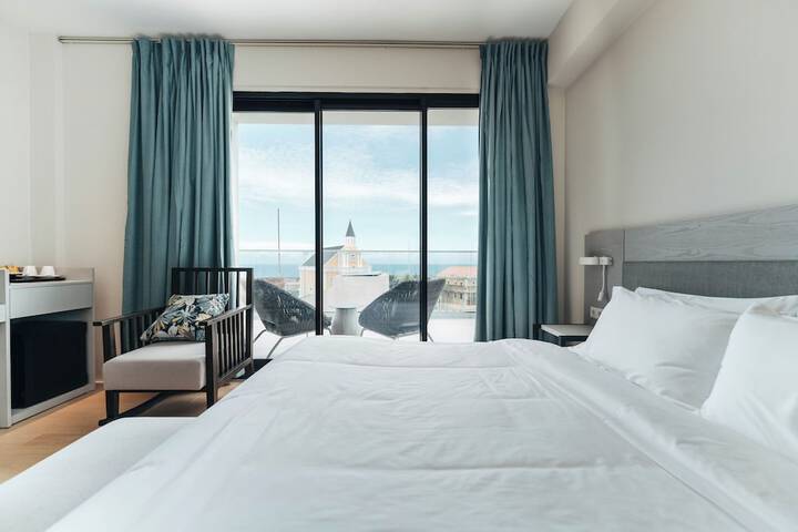 Room 38 of 103