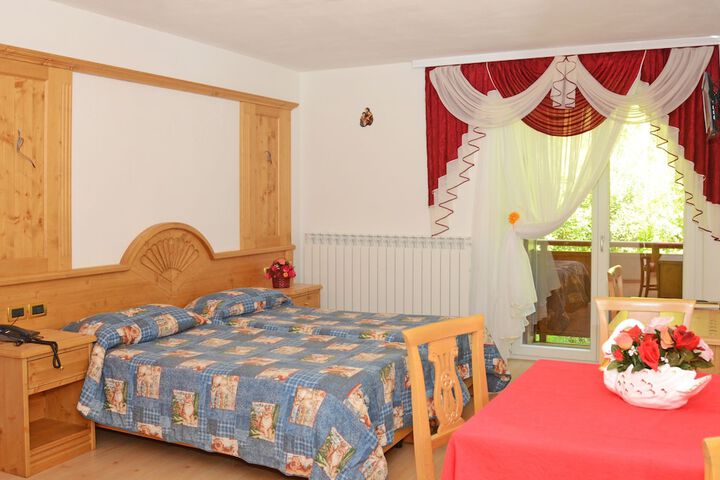Room 12 of 51
