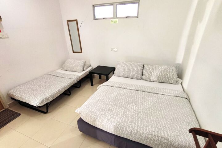 Room 6 of 27