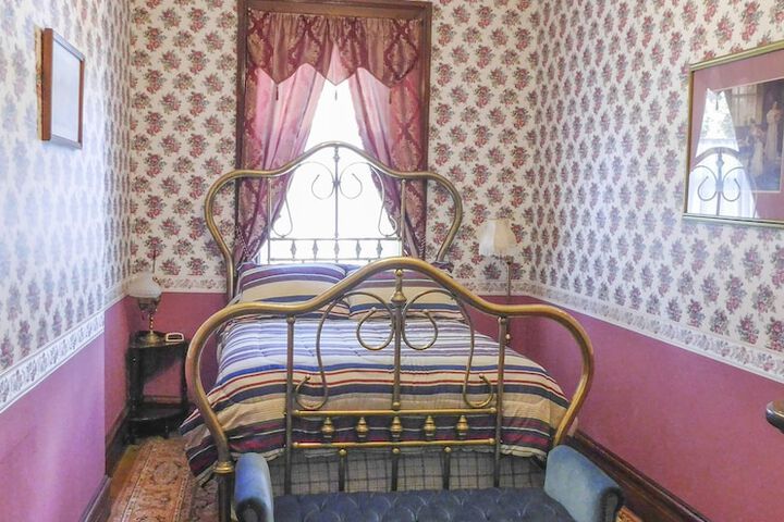 Room 182 of 240
