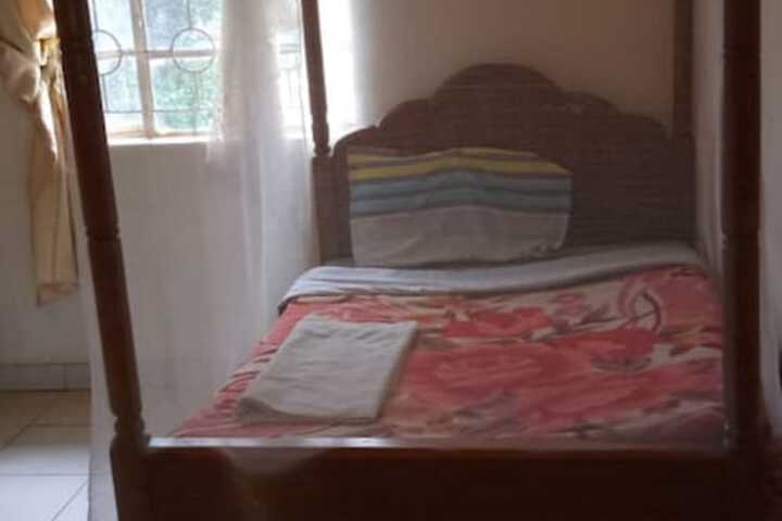 Room 5 of 13