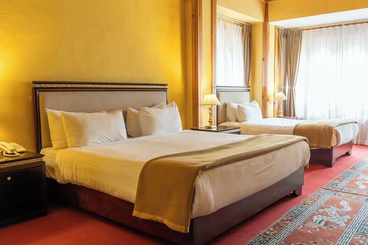 Room 42 of 140