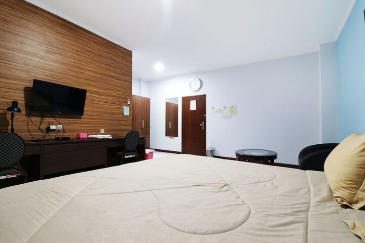 Room 13 of 25