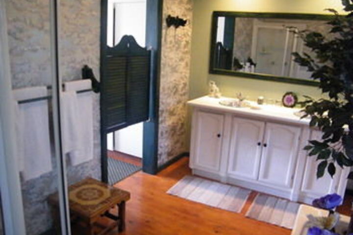 Room 6 of 25