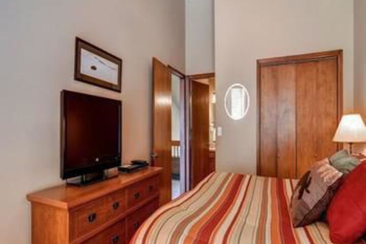 Room 9 of 19