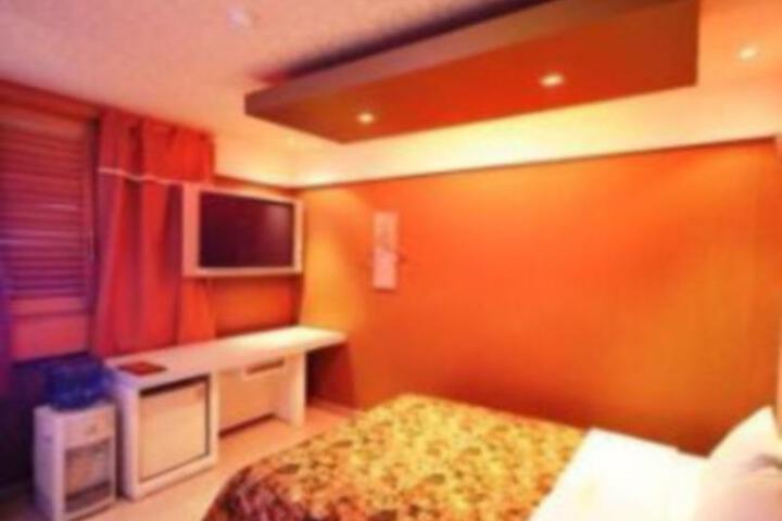Room 2 of 6