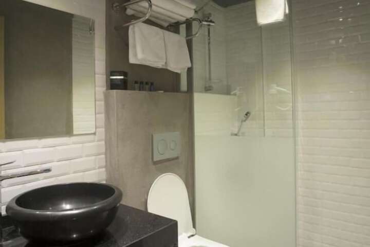 Room 22 of 39