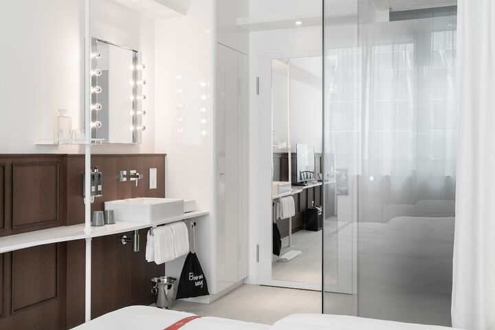 Room 43 of 113