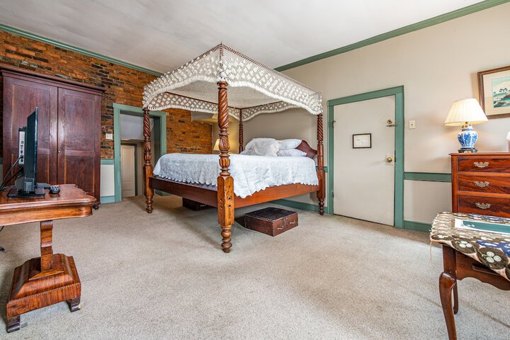 State Room King Bed (2 of 9)