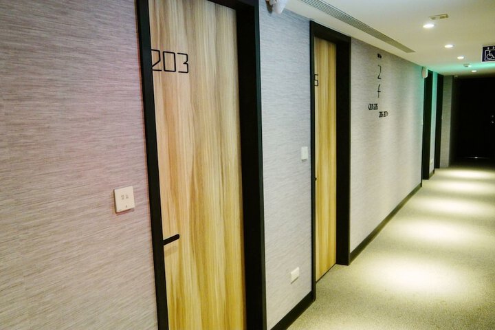 Ballroom/Hall 37 of 44