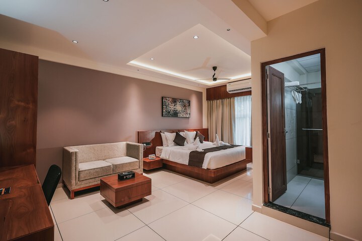 Room 10 of 36