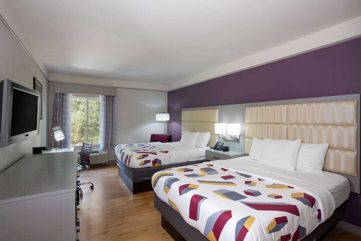 Room 9 of 29