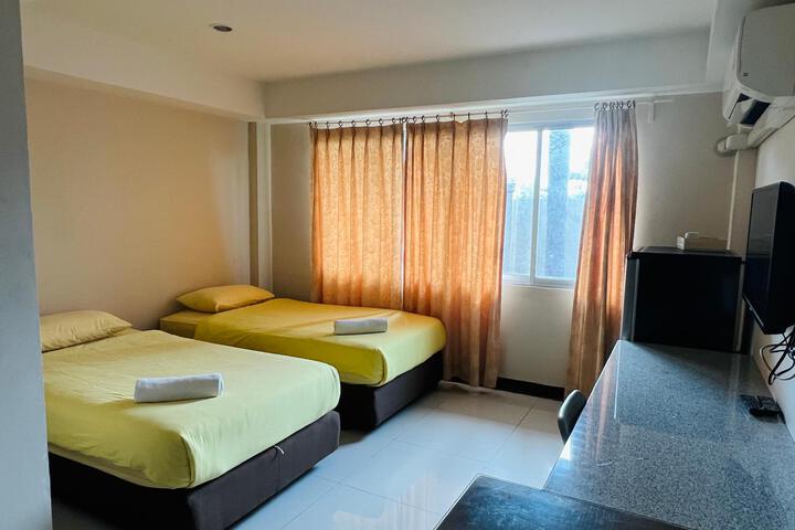 Room 13 of 66