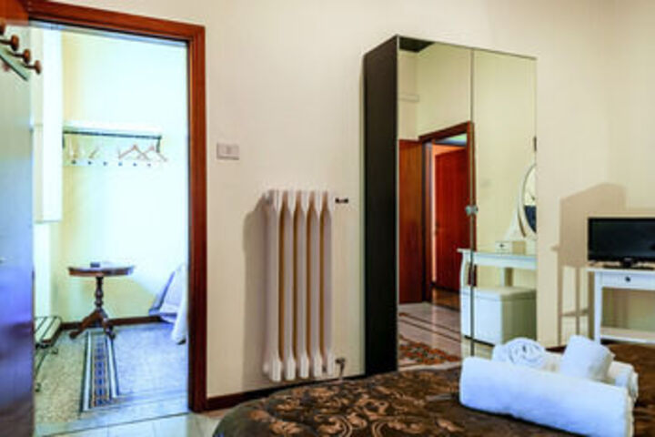 Room 34 of 160