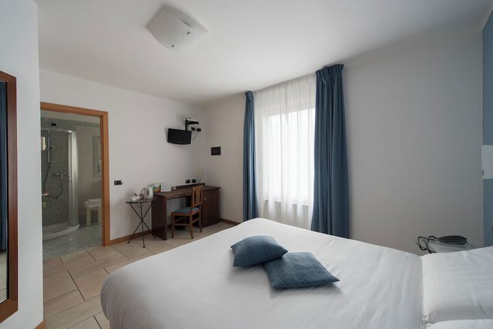 Room 18 of 25