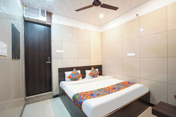 Room 12 of 35