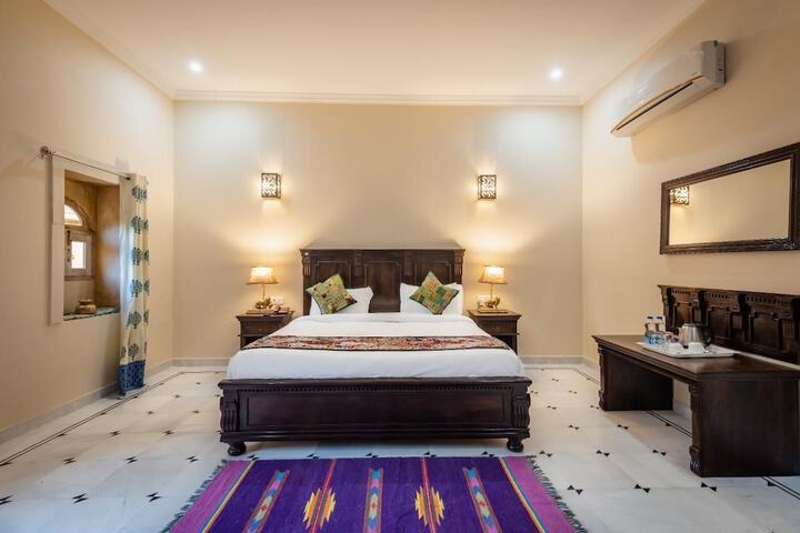 Room 2 of 17