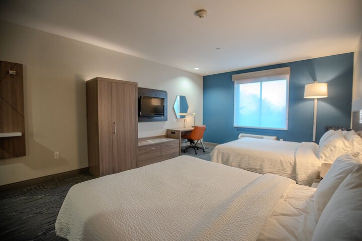 Room 11 of 83