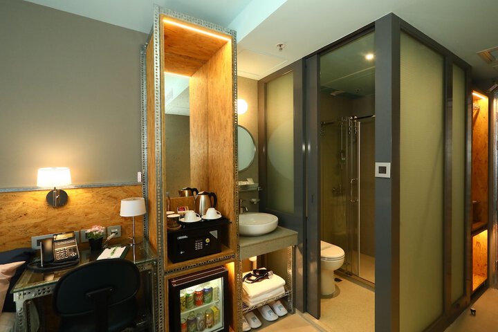 Room 29 of 40