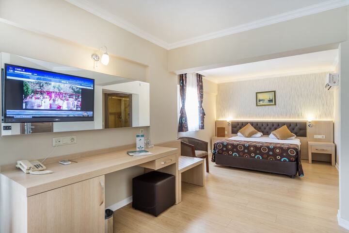 Room 5 of 28